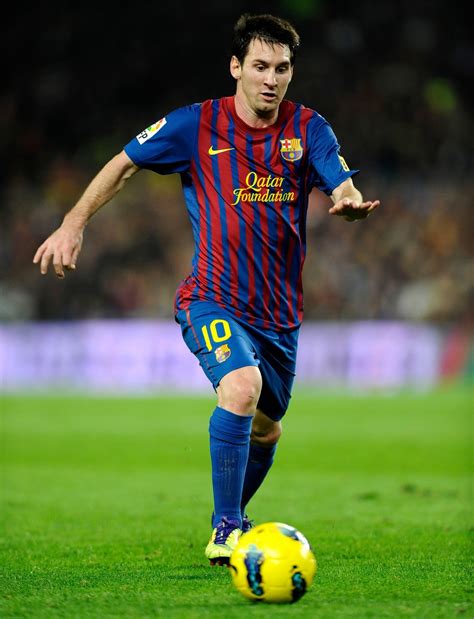 images of messi footballer.